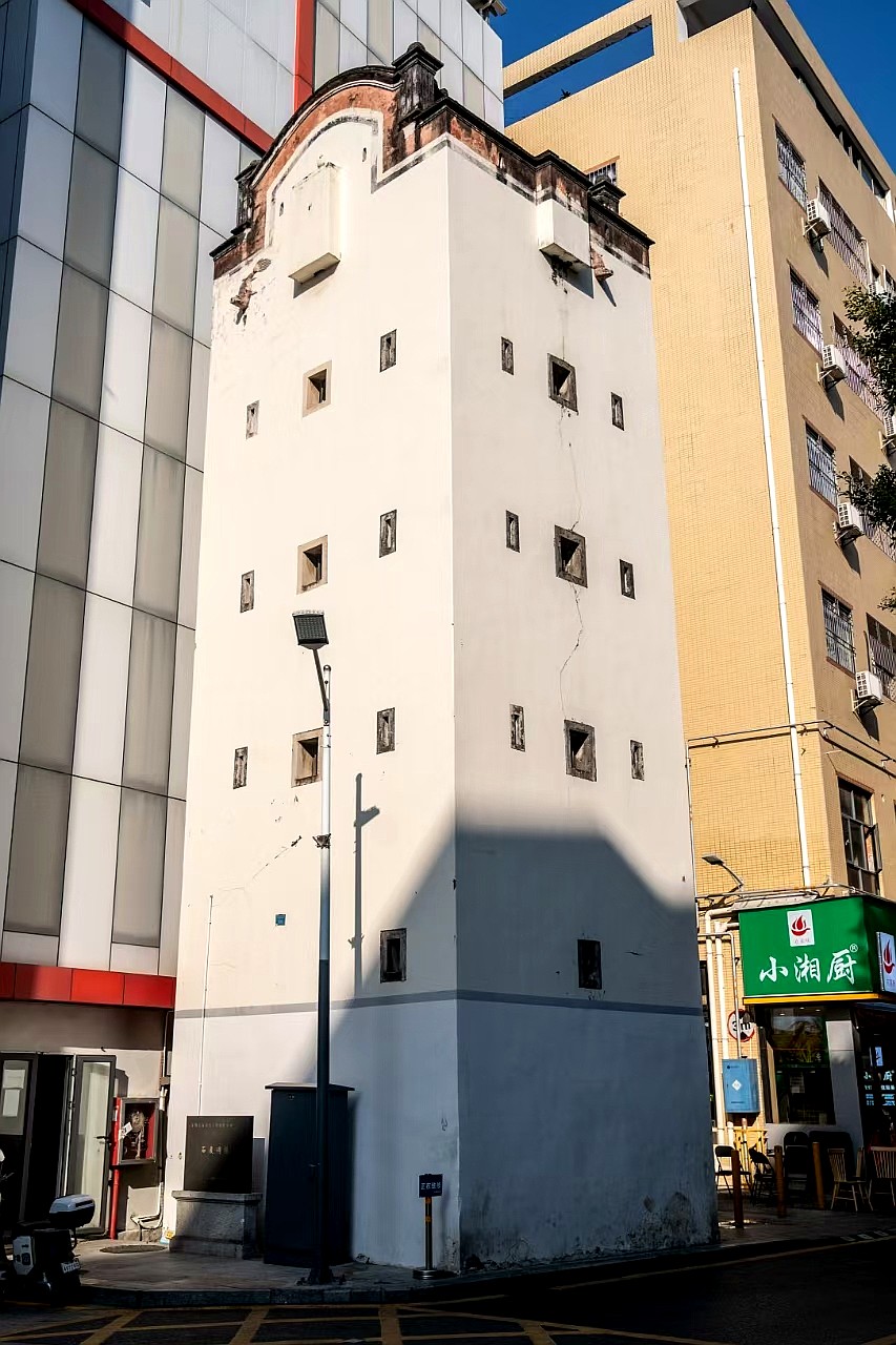 石廈碉樓